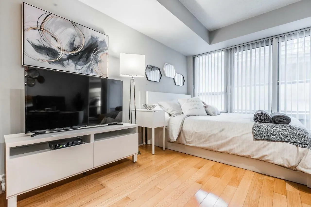 Aoc Suites - Heart Of Downtown Condo Toronto Canada