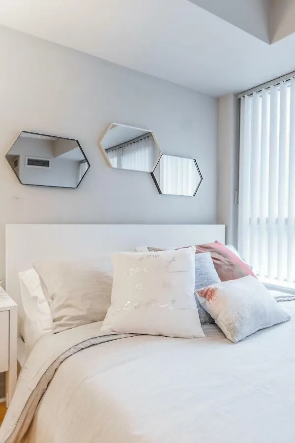 Aparthotel Aoc Suites - Heart Of Downtown Condo Toronto