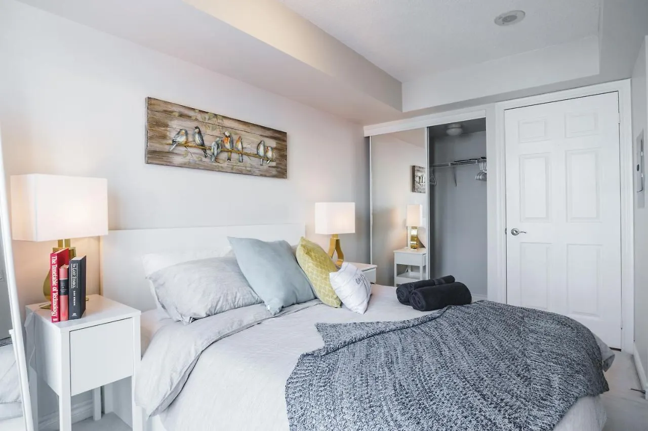 Aoc Suites - Heart Of Downtown Condo Toronto