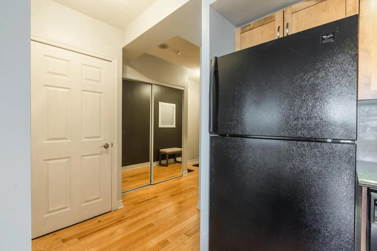 Aoc Suites - Heart Of Downtown Condo Toronto